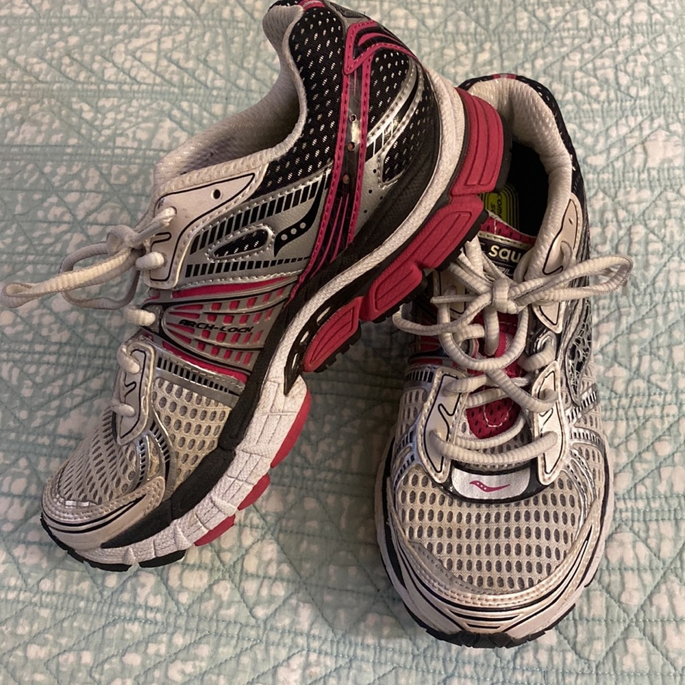 Saucony Triumph 8 women’s size 6.5